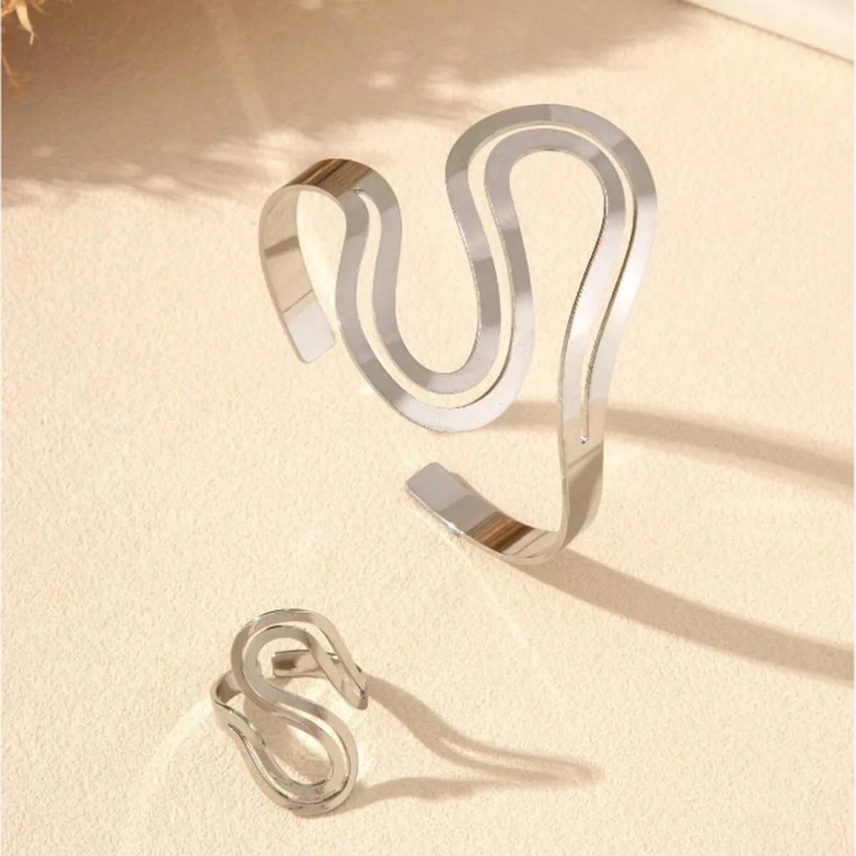 Boho Wide Cuff Bangle Bracelets Finger Ring Set for Women S shape Chunky Bangles Open Adjustable Wrist Wrap Bohemia Bracelet Thumb Ring Band Set Jewelry