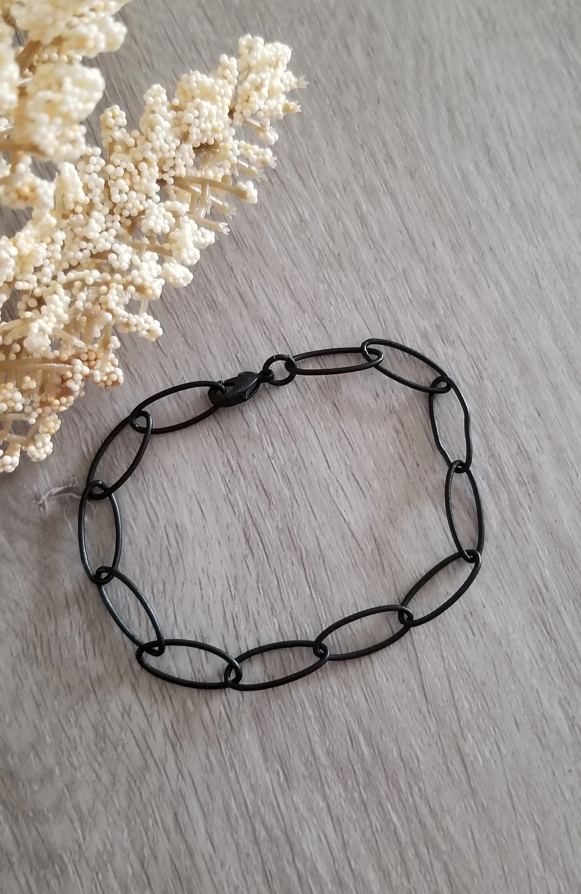 Edgy Black Chain Link Bracelet for Women
