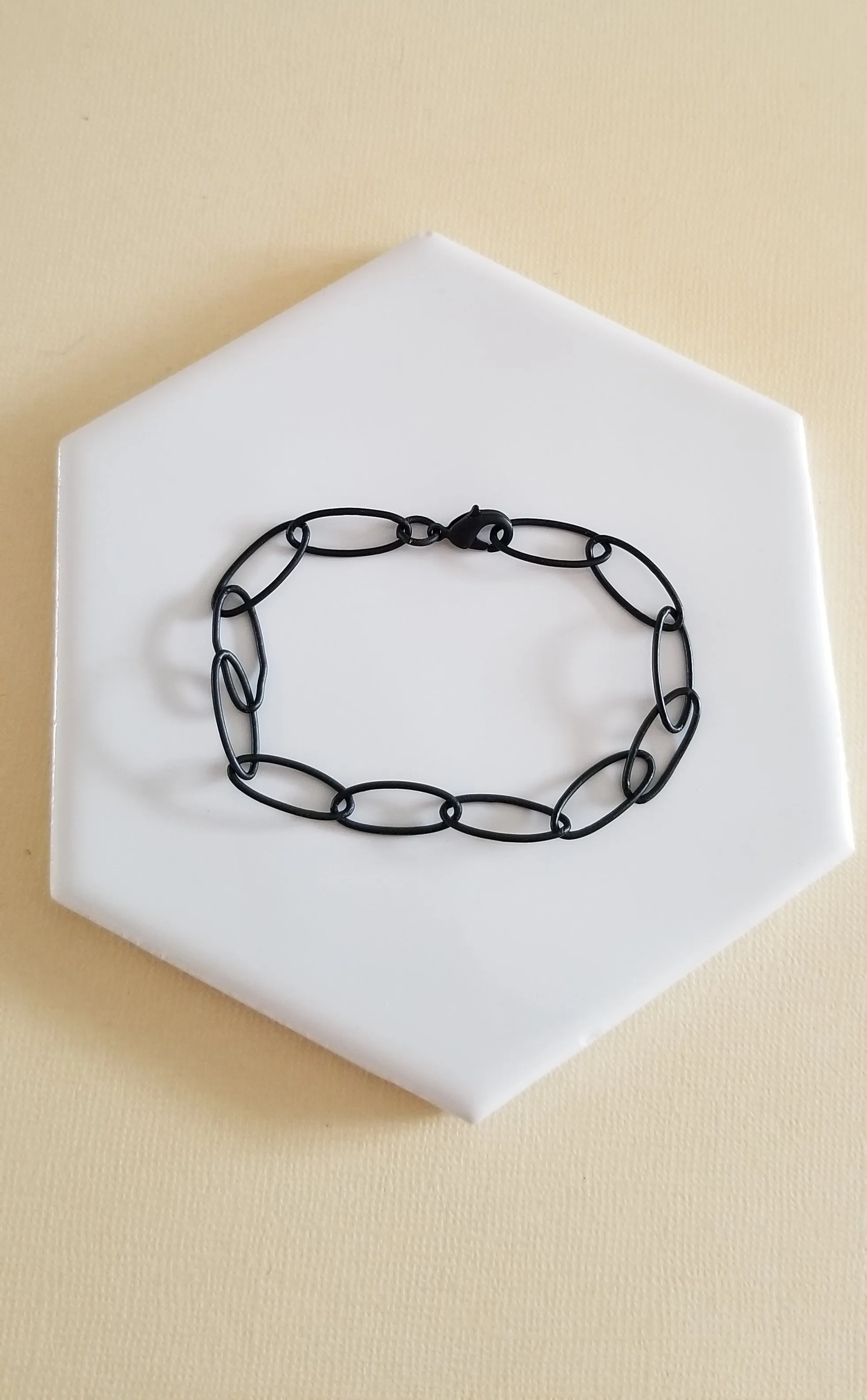 Edgy Black Chain Link Bracelet for Women