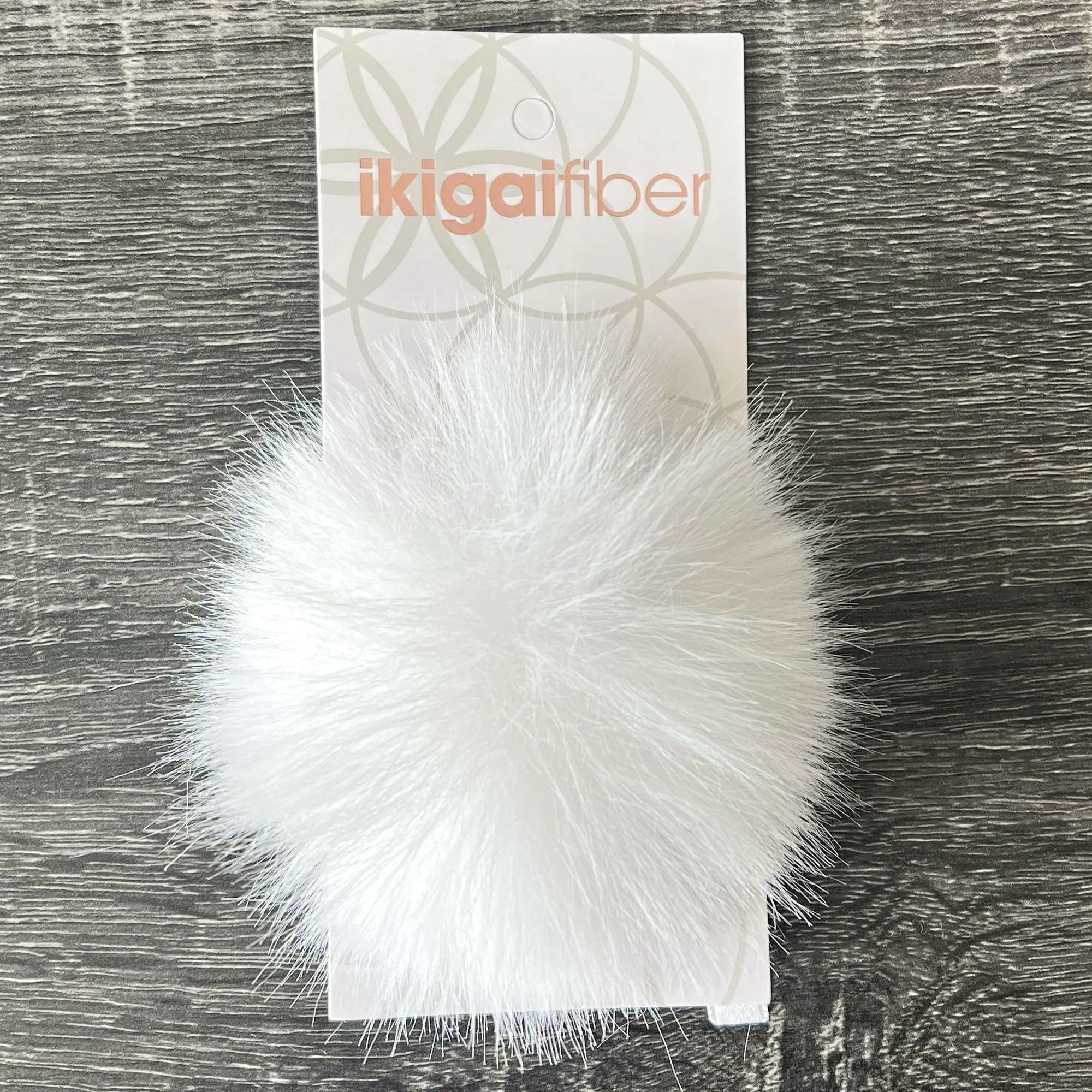 Ikigai Fiber Faux Luxe Pom Poms - Med Lux White