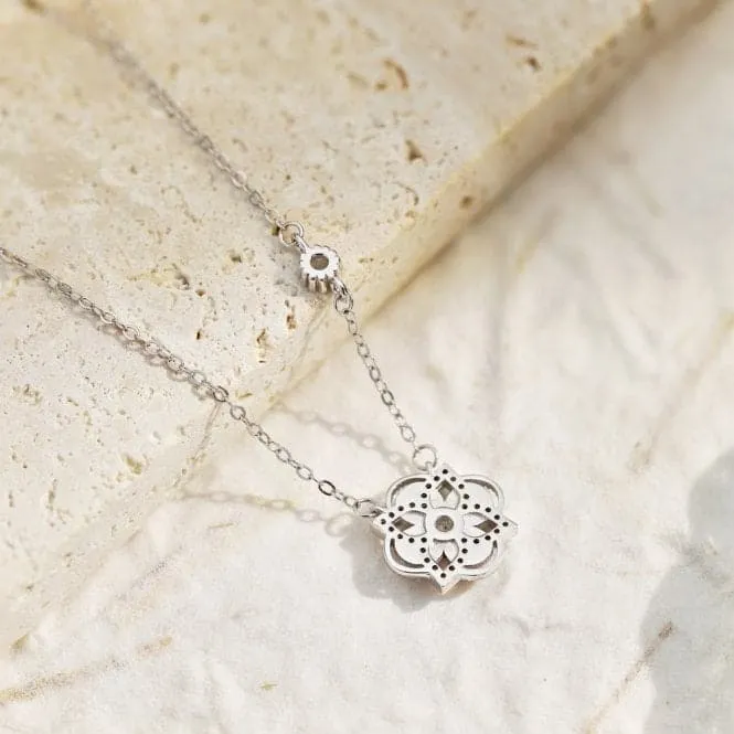 Sterling Silver Rhodium Plated Sparkling Zirconia Lucky 4 Leaf Necklace ERLN027
